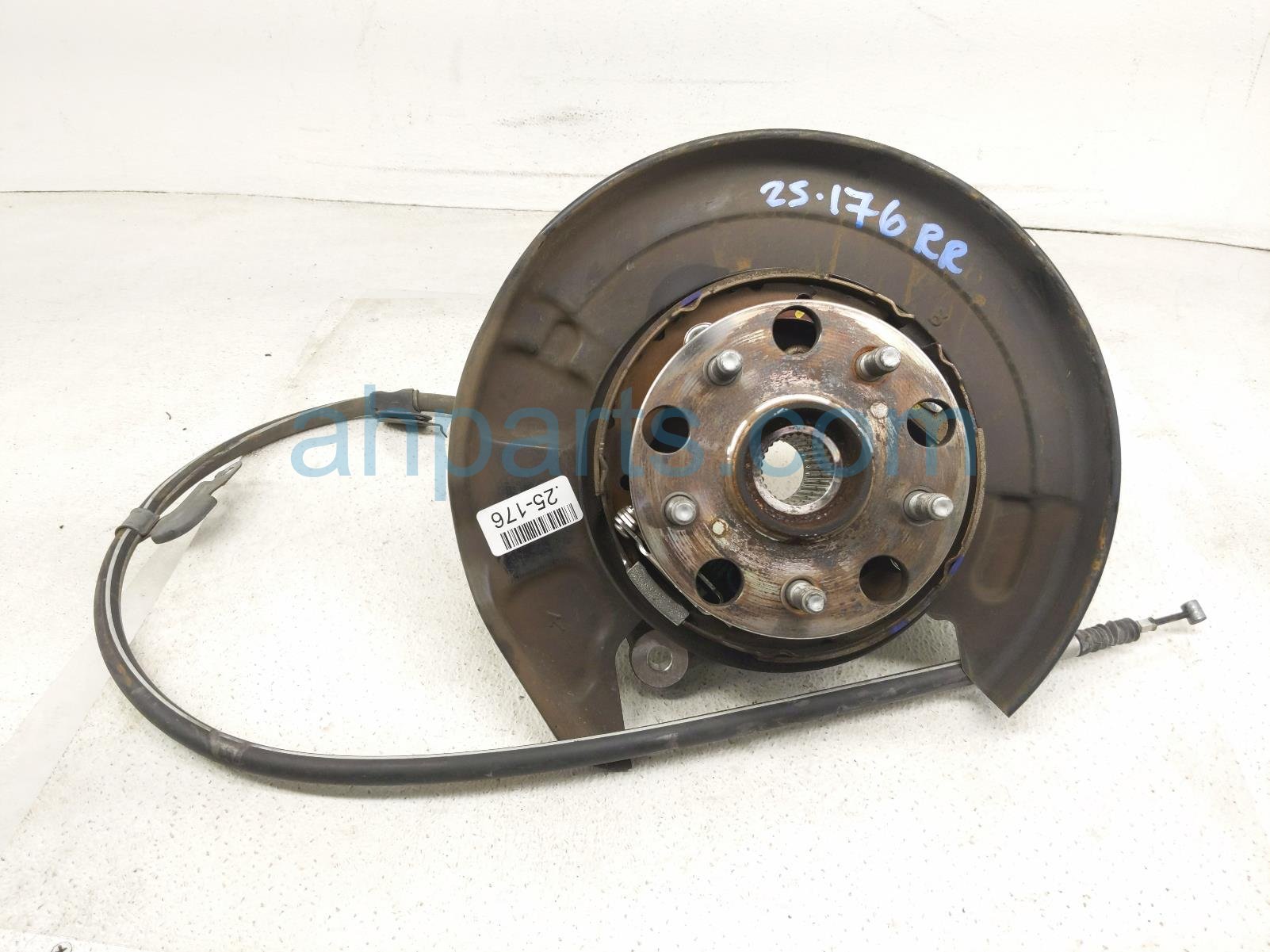 $99 Lexus RR/RH SPINDLE KNUCKLE HUB $99 Lexus RR/RH SPINDLE KNUCKLE HUB