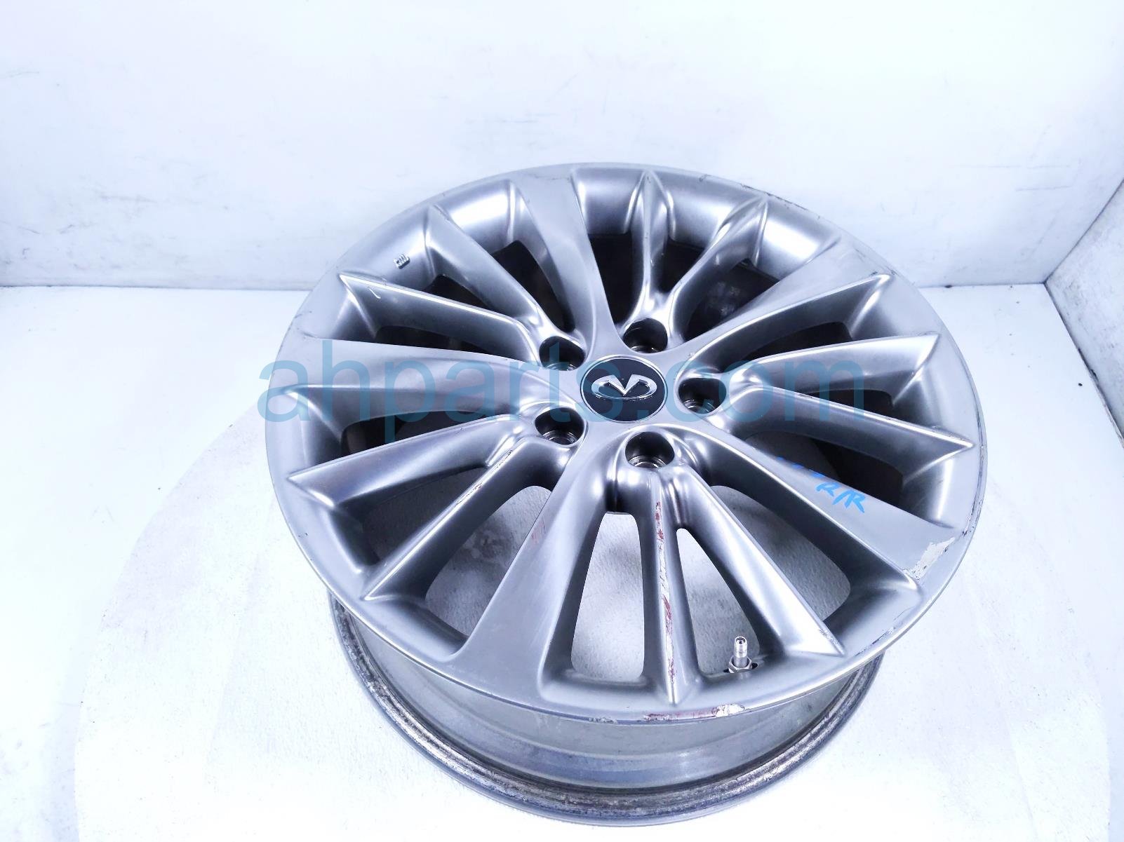 $175 Infiniti RR/RH WHEEL / RIM - LIGHT CURB