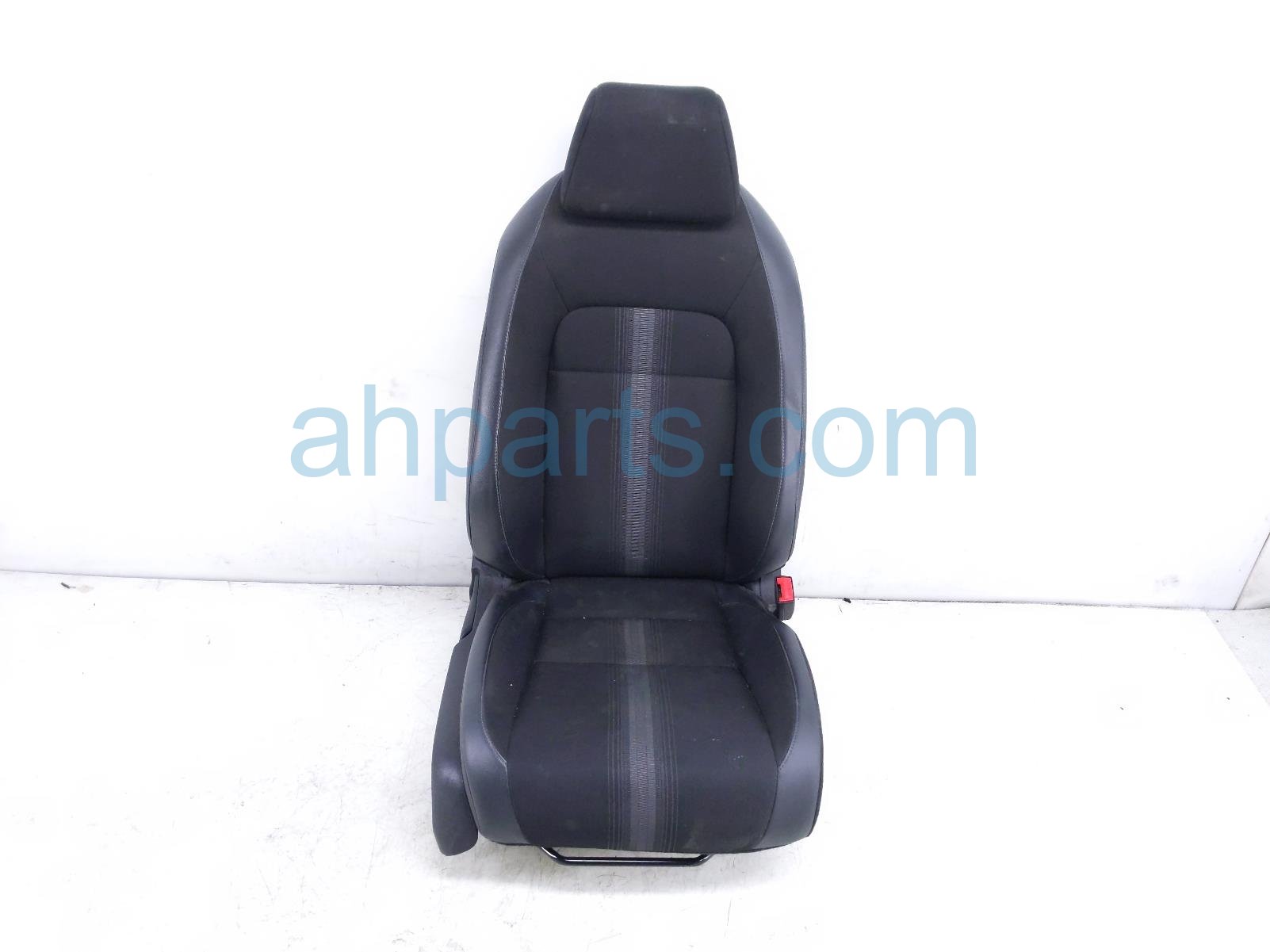 $150 Honda FR/RH SEAT - BLACK - W/O AIRBAG* $150 Honda FR/RH SEAT - BLACK - W/O AIRBAG*
