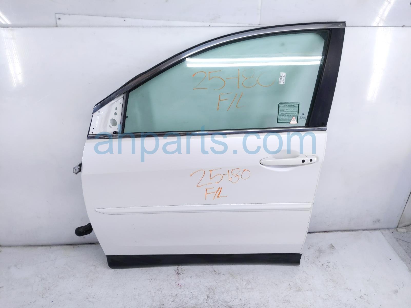 $900 Honda FR/LH DOOR - WHITE - NO MIRROR/TRIM $900 Honda FR/LH DOOR - WHITE - NO MIRROR/TRIM