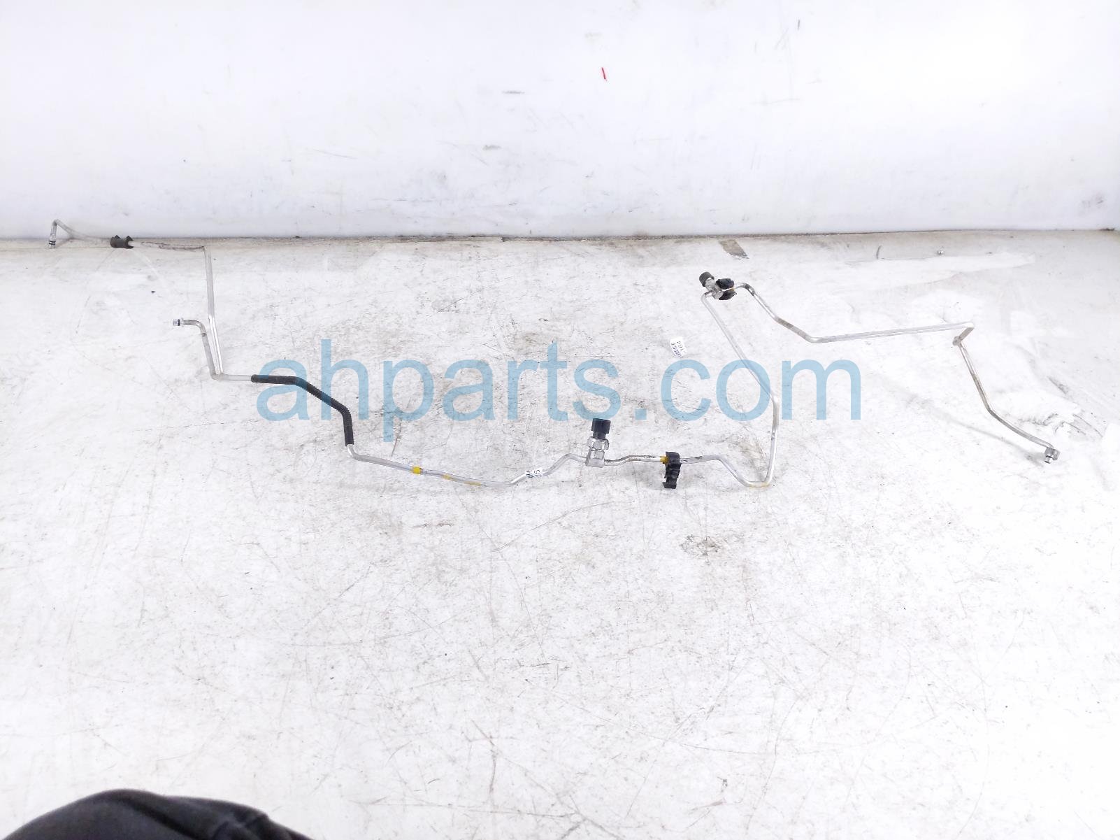 $195 Toyota A/C LIQUID LINE - 3.5L $195 Toyota A/C LIQUID LINE - 3.5L