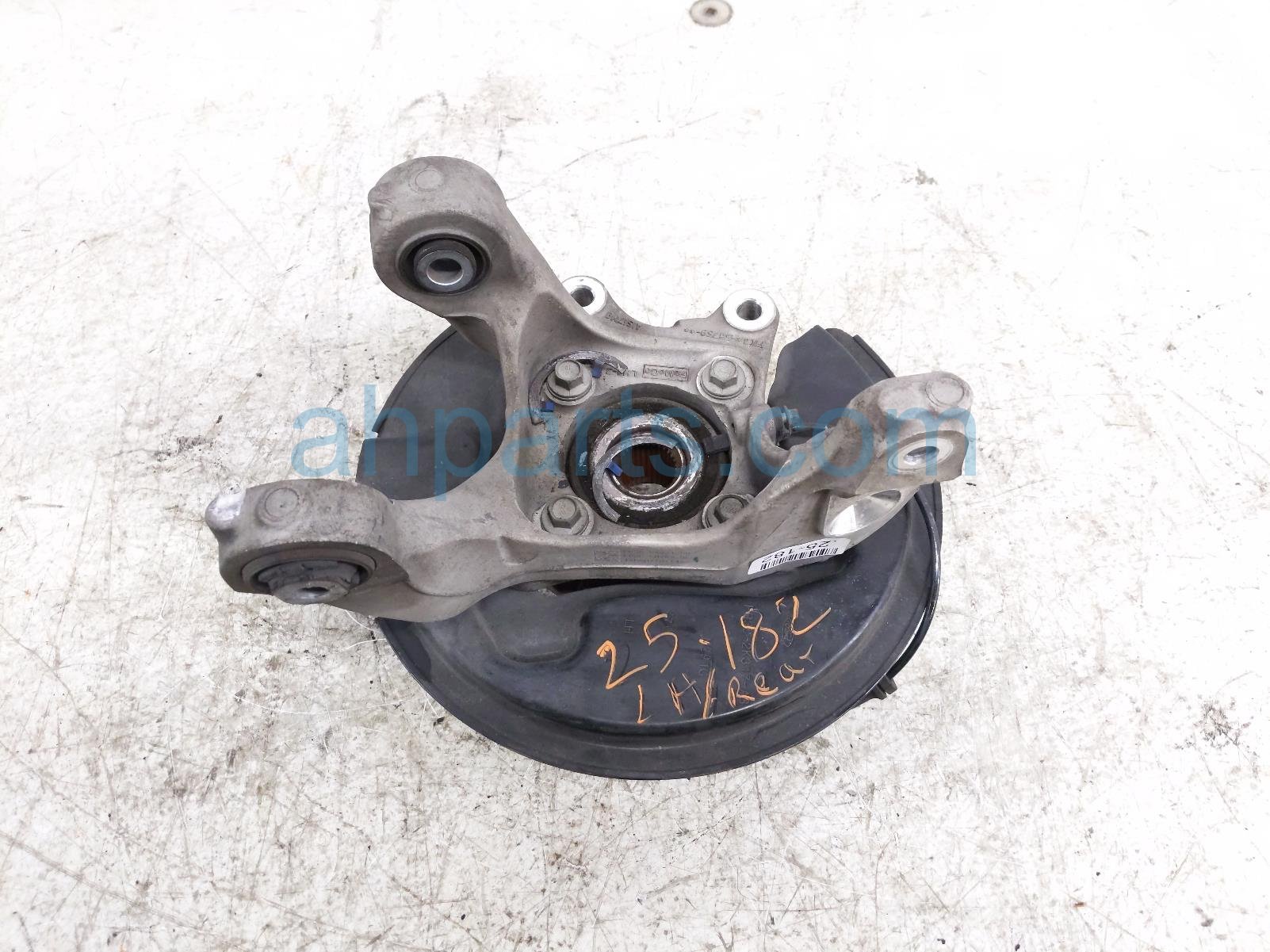 $125 Ford RR/LH SPINDLE KNUCKLE HUB