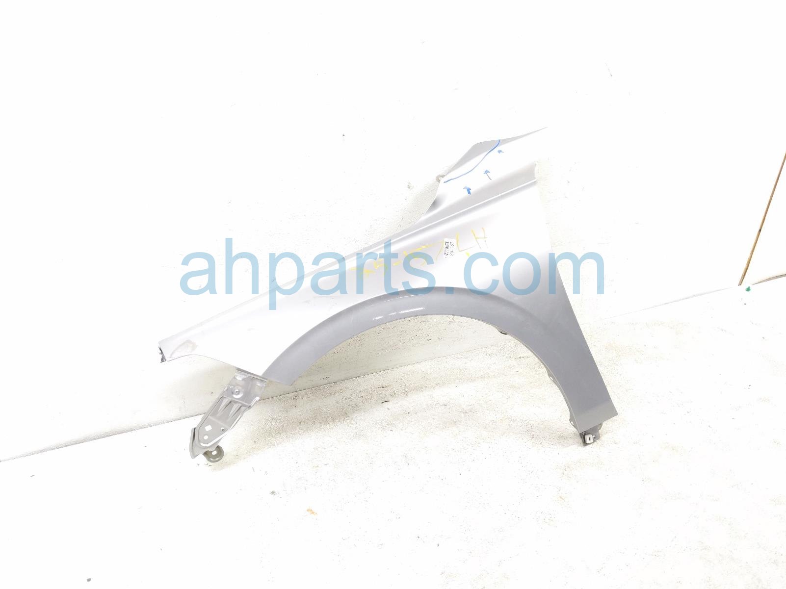 $225 Honda LH FENDER - SILVER * $225 Honda LH FENDER - SILVER *