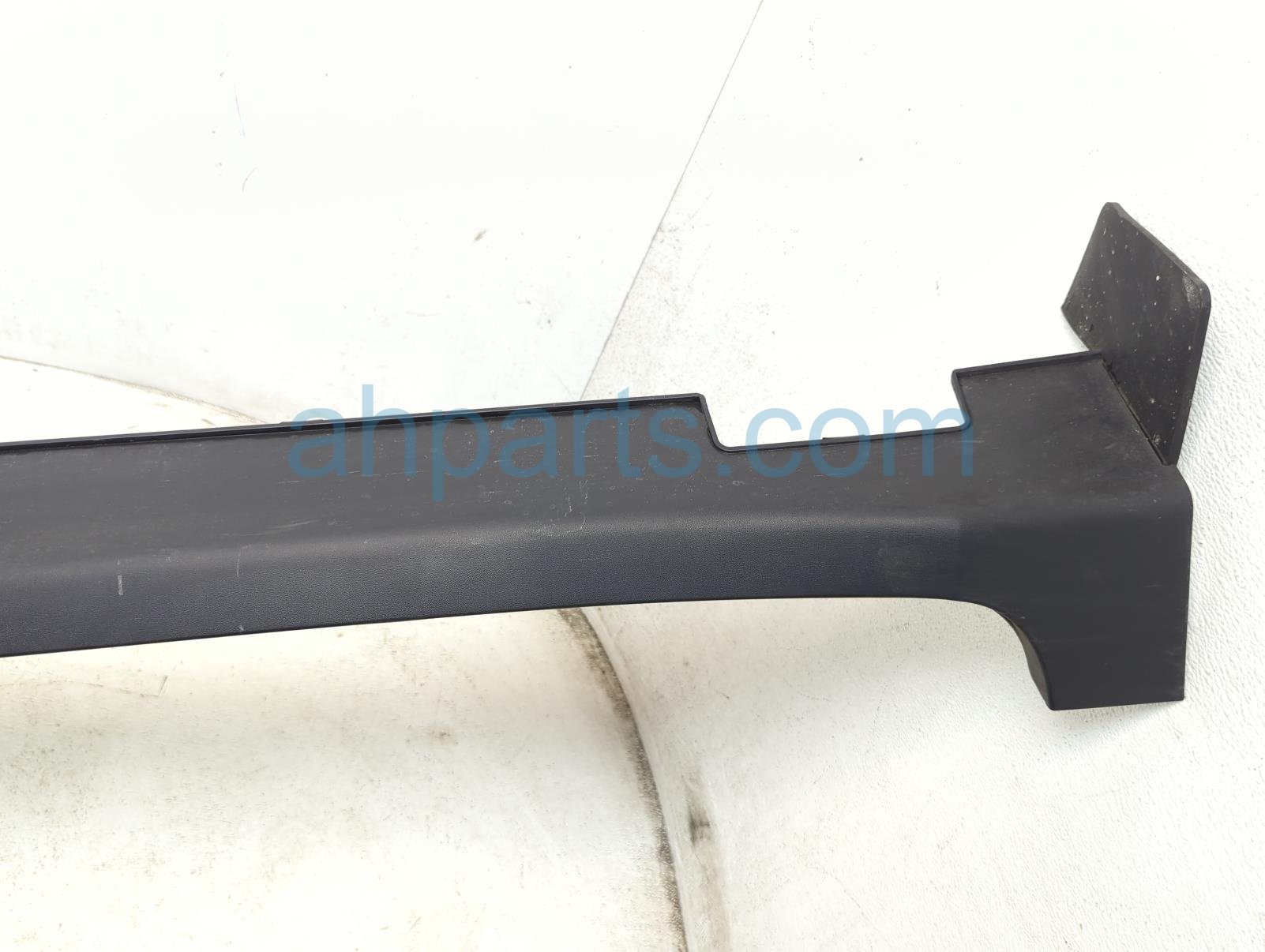 Sold 2025 Kia Carnival Rocker Trim Passenger Side Skirt / Molding