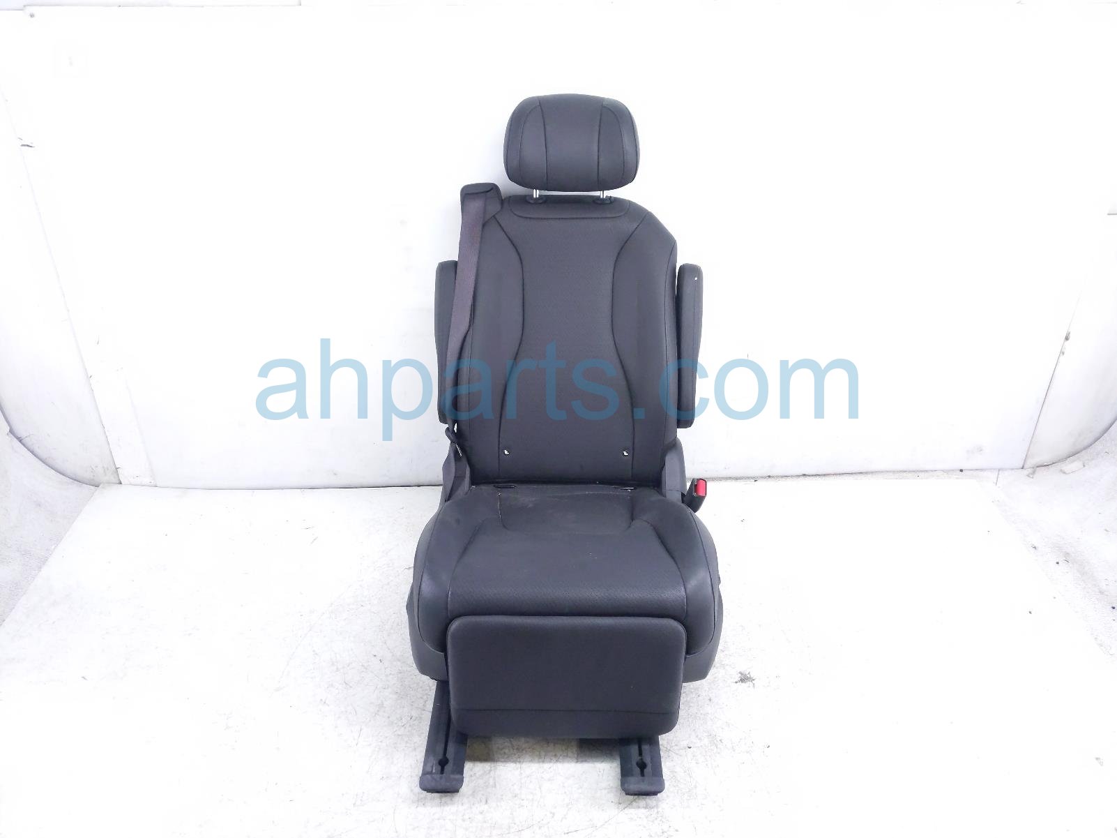 $495 Kia 2ND ROW RH SEAT - BLACK LEATHER $495 Kia 2ND ROW RH SEAT - BLACK LEATHER