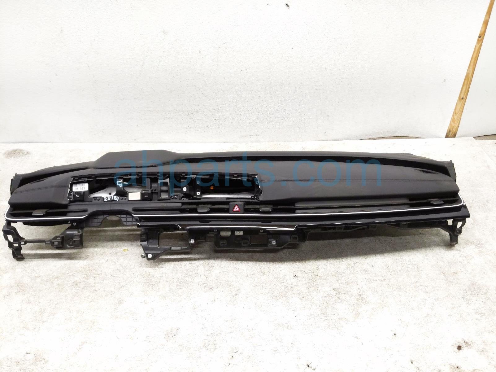 $1195 Kia DASHBOARD W/ AIRBAG - SXP $1195 Kia DASHBOARD W/ AIRBAG - SXP