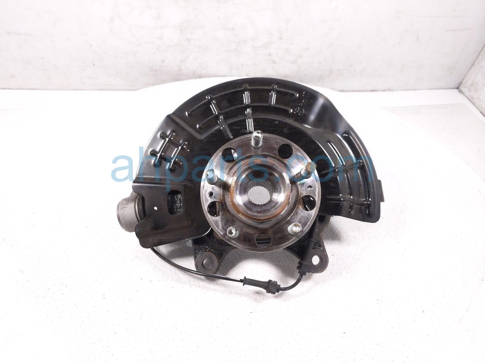 $225 Kia FR/RH SPINDLE KNUCKLE HUB