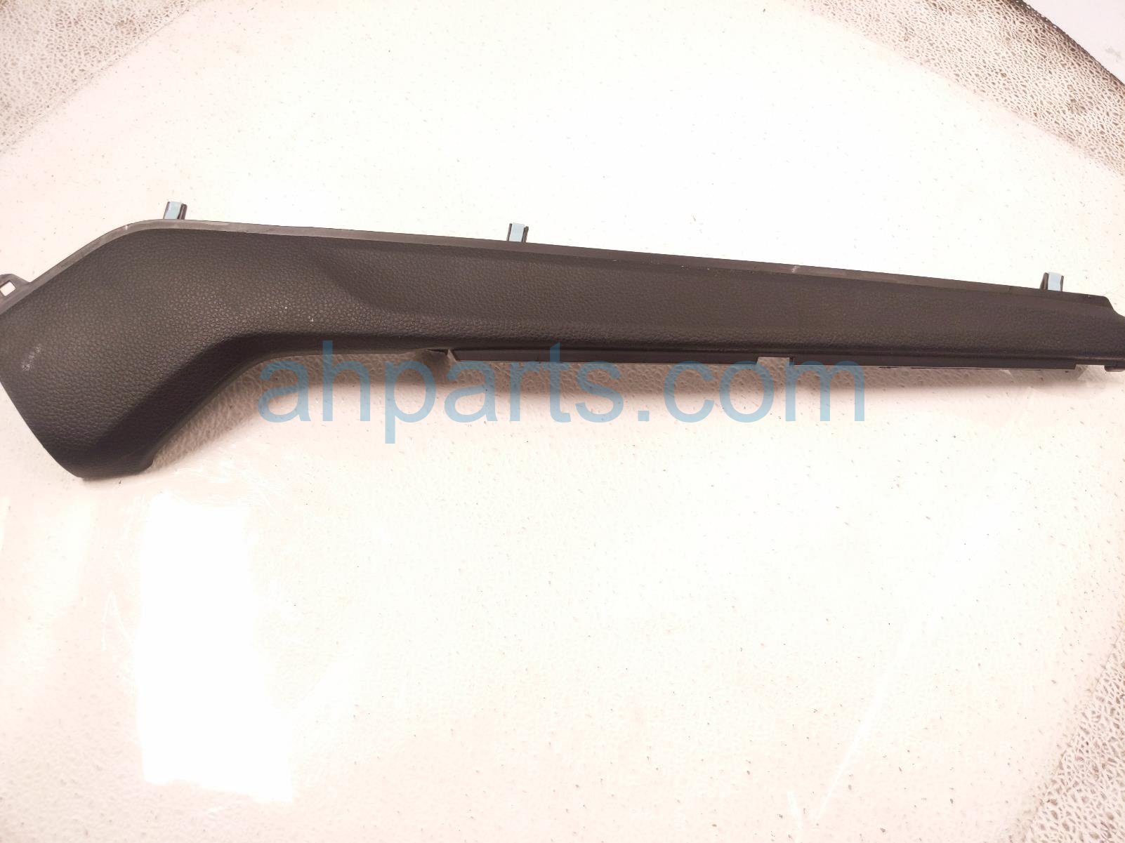 $20 Honda RH CONSOLE SIDE TRIM GARNSISH - BLK $20 Honda RH CONSOLE SIDE TRIM GARNSISH - BLK