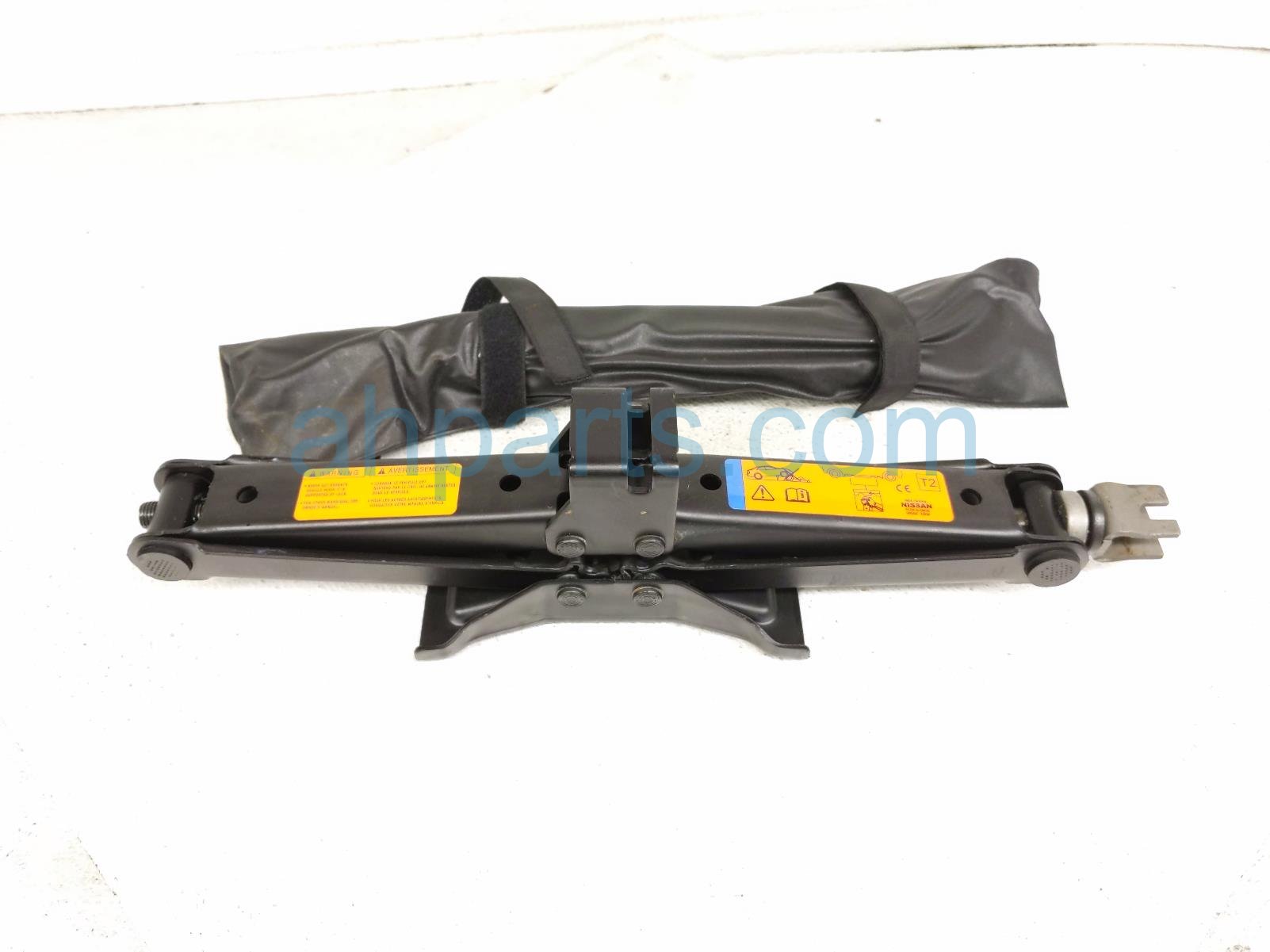 $100 Infiniti 2 TOOLS + SCISSOR JACK W/POUCH $100 Infiniti 2 TOOLS + SCISSOR JACK W/POUCH