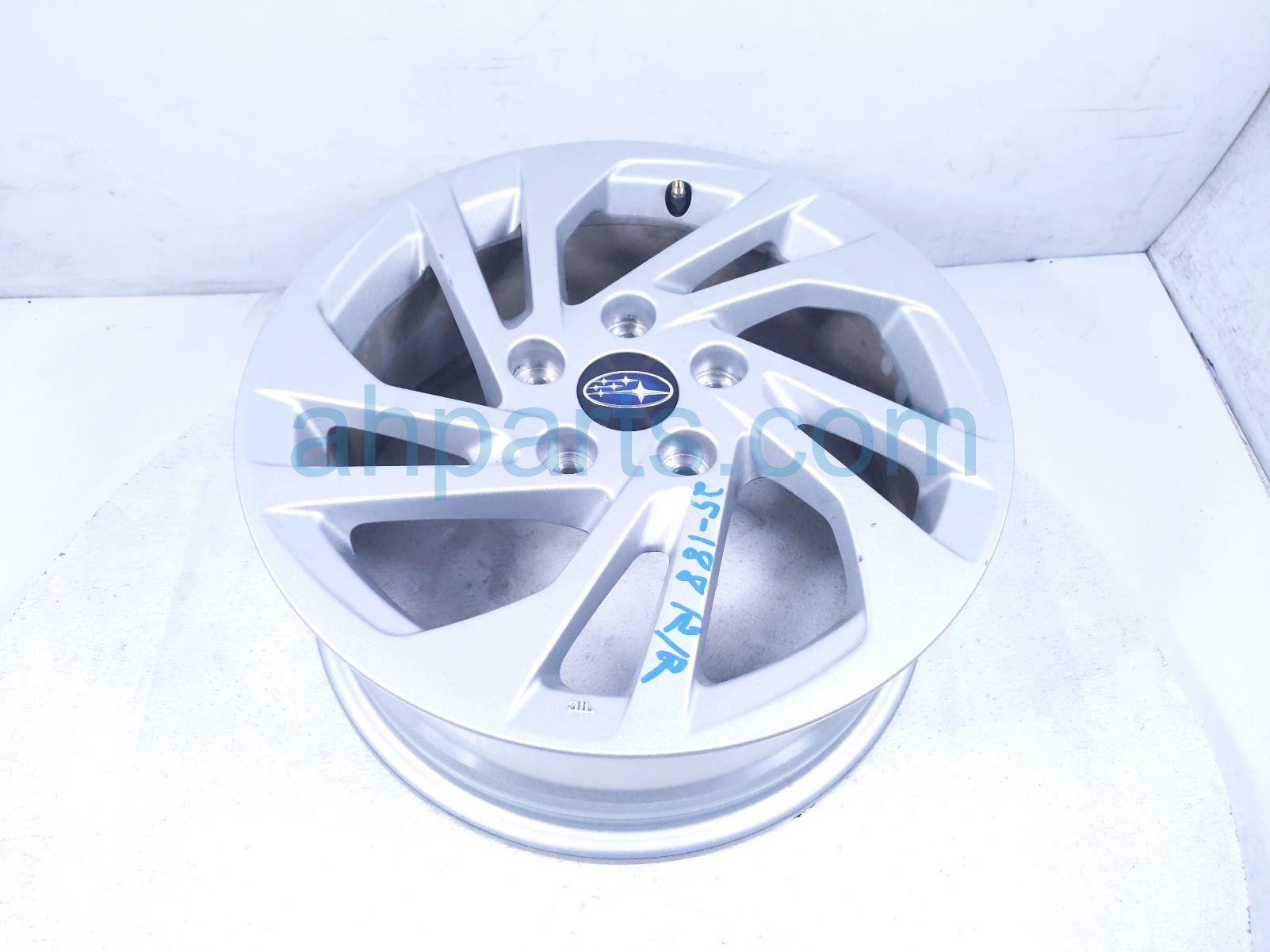 $175 Subaru RR/RH WHEEL / RIM * $175 Subaru RR/RH WHEEL / RIM *