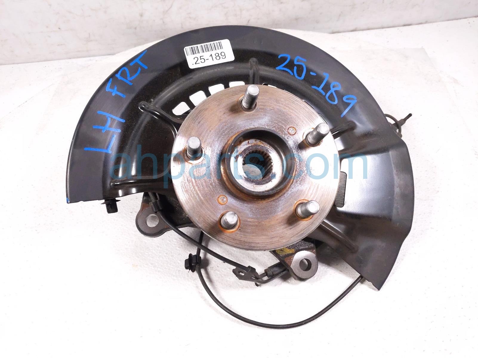 $215 Toyota FR/LH SPINDLE KNUCKLE HUB $215 Toyota FR/LH SPINDLE KNUCKLE HUB