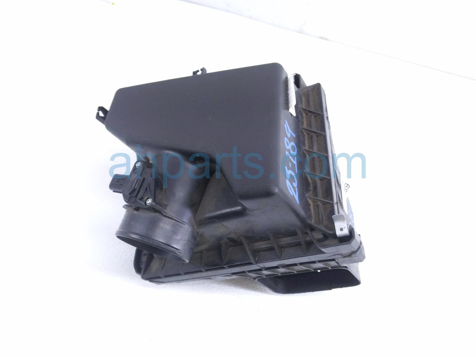 $275 Toyota AIR CLEANER INTAKE BOX * $275 Toyota AIR CLEANER INTAKE BOX *