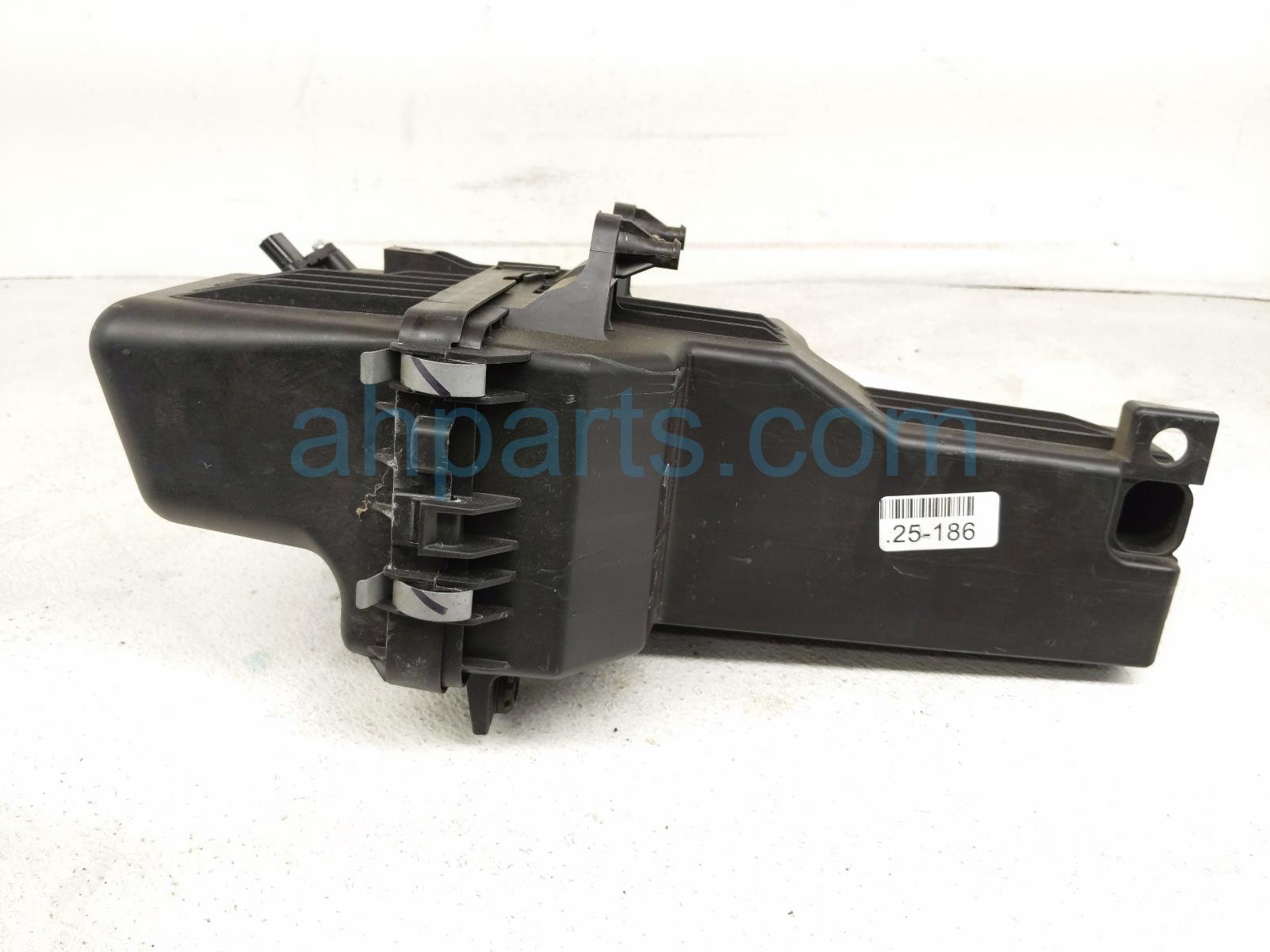 $85 Nissan AIR CLEANER INTAKE BOX $85 Nissan AIR CLEANER INTAKE BOX