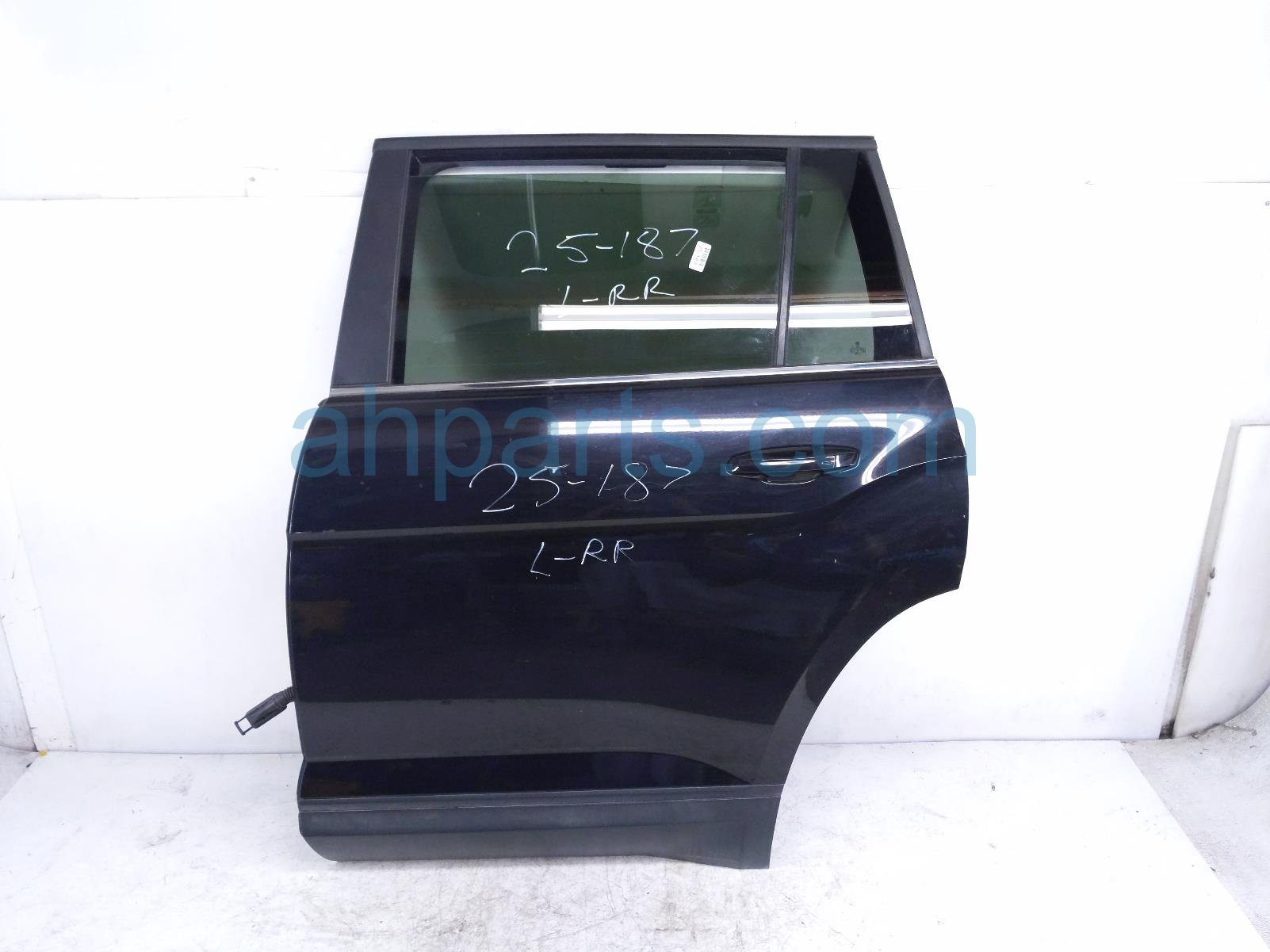 $950 Volkswagen RR/LH DOOR - BLACK - NO INSIDE TRIM* $950 Volkswagen RR/LH DOOR - BLACK - NO INSIDE TRIM*