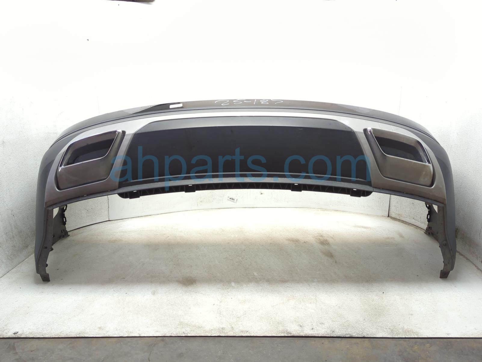 $850 Volkswagen REAR BUMPER COVER - BLACK * $850 Volkswagen REAR BUMPER COVER - BLACK *
