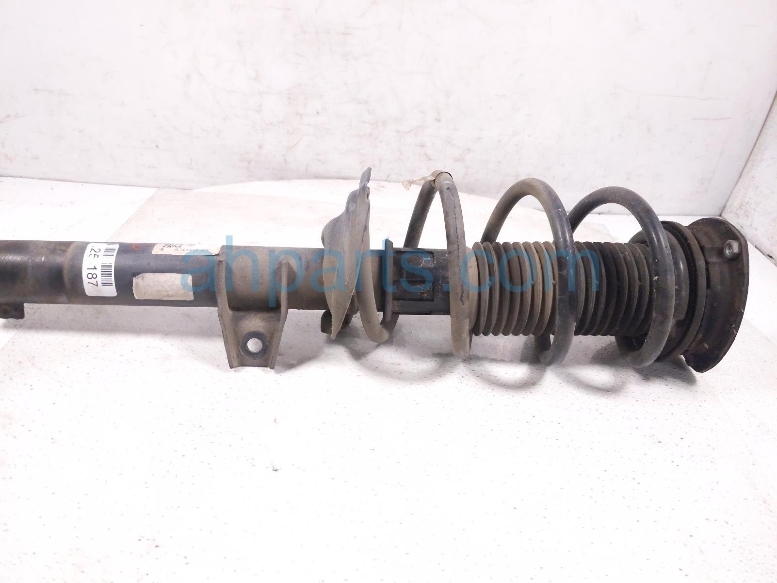 Sold 2018 Volkswagen Atlas Front Passenger Strut + Spring 3QF-413-031-T,
