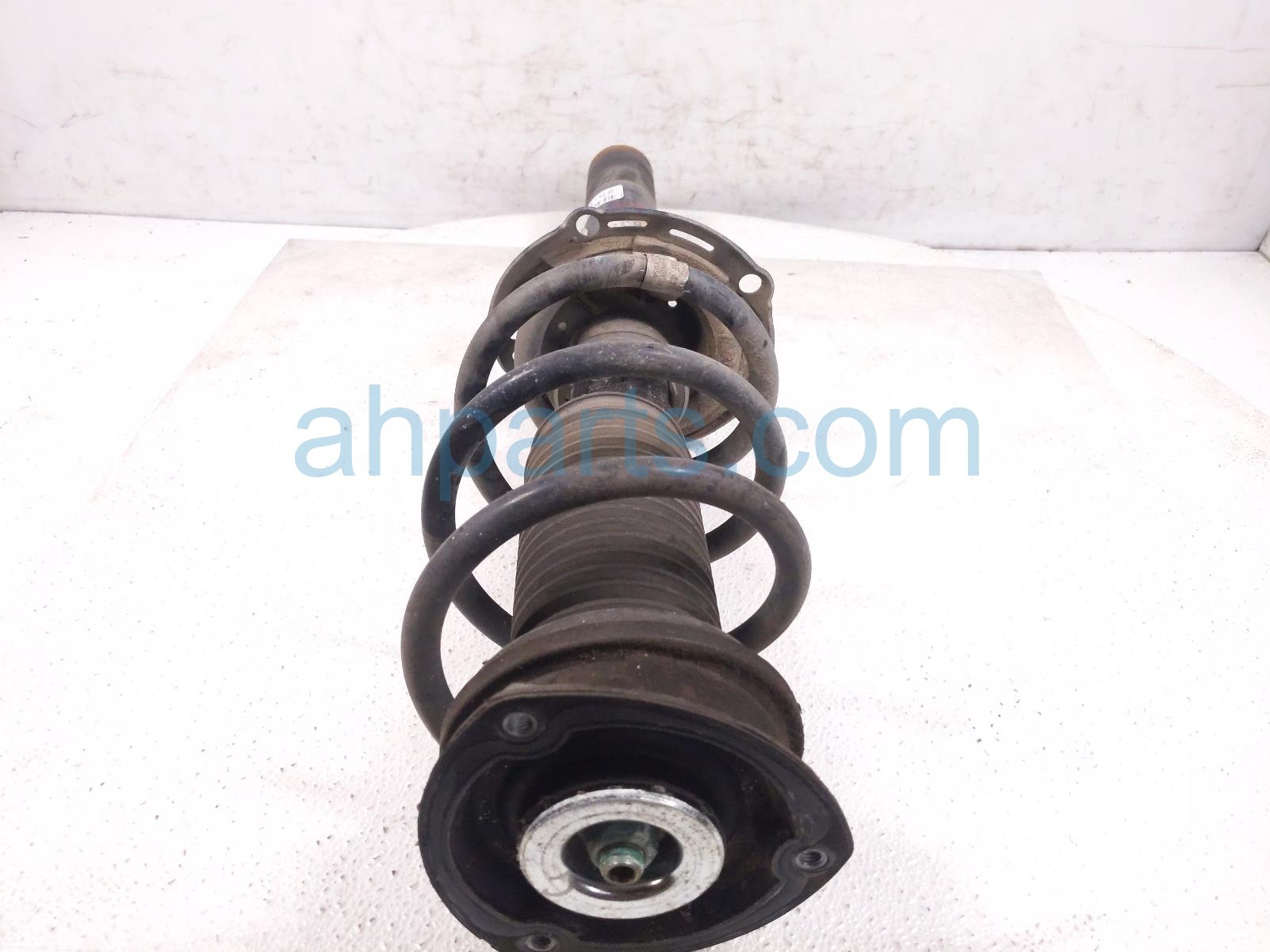 Sold 2018 Volkswagen Atlas Front Passenger Strut + Spring 3QF-413-031-T,