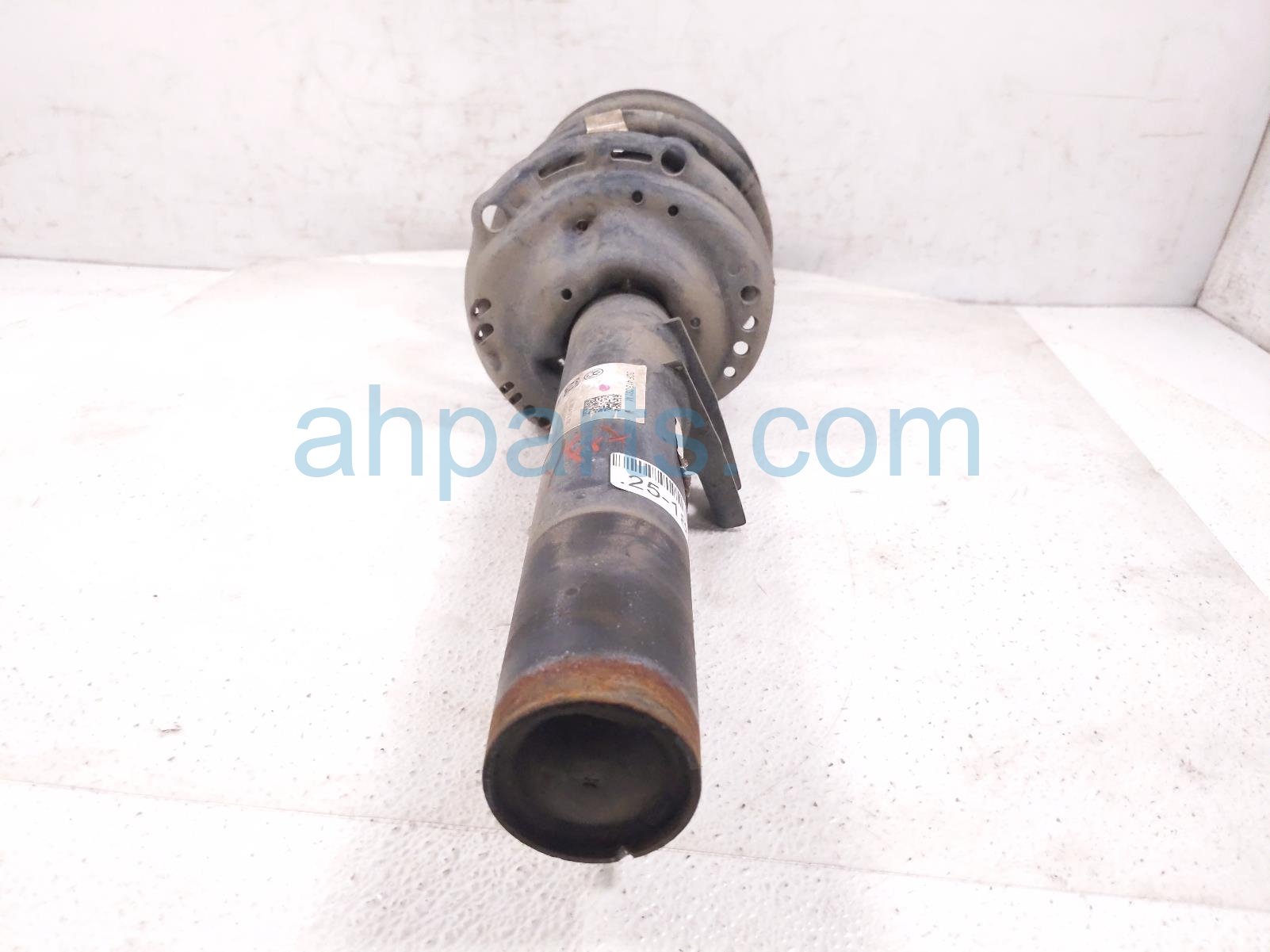 Sold 2018 Volkswagen Atlas Front Passenger Strut + Spring 3QF-413-031-T,