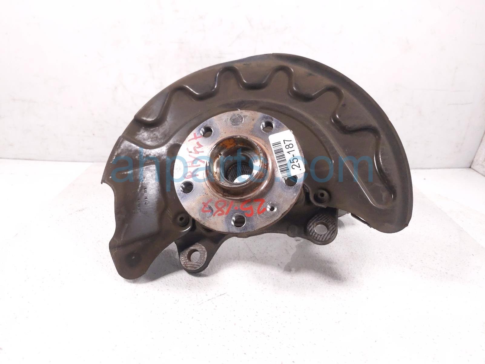 $175 Volkswagen FR/RH SPINDLE KNUCKLE HUB