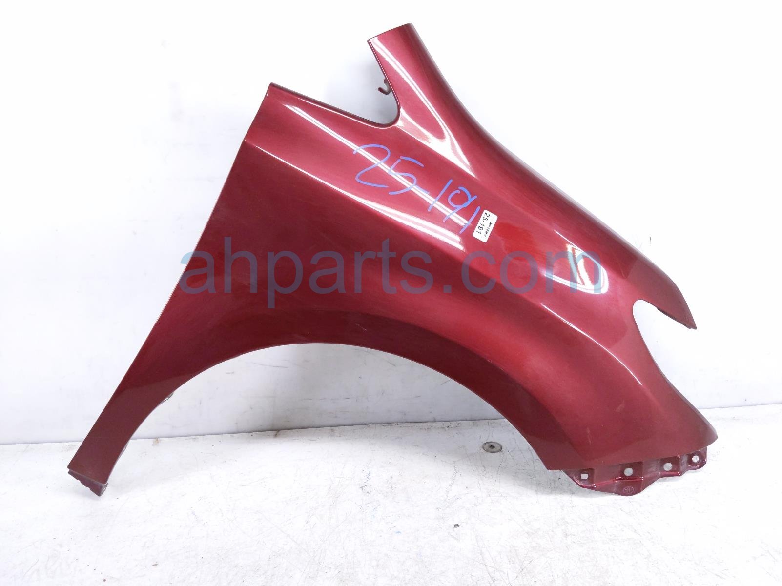 $195 Toyota RH FENDER - RED $195 Toyota RH FENDER - RED