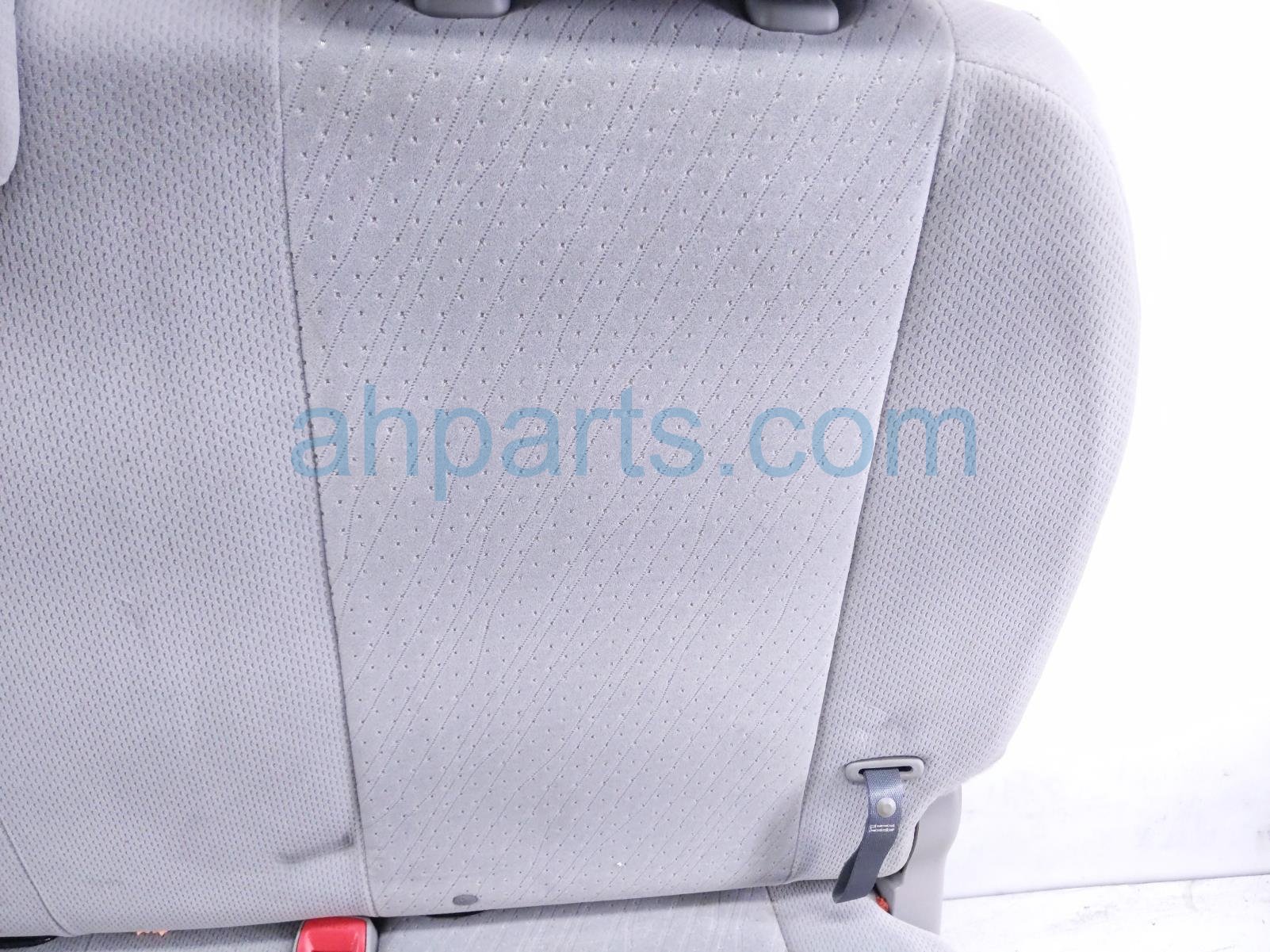 $175 Toyota 3RD ROW LH SEAT - GREY CLOTH - LE $175 Toyota 3RD ROW LH SEAT - GREY CLOTH - LE