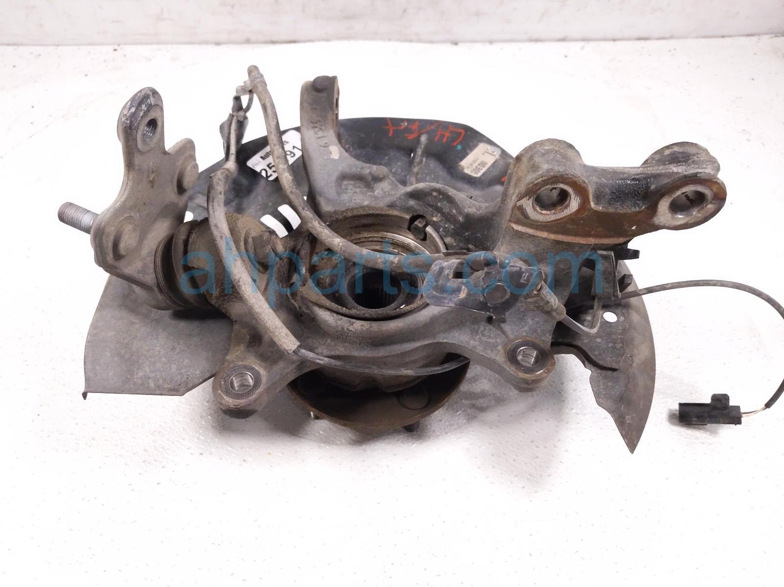 $90 Toyota FR/LH SPINDLE KNUCKLE HUB $90 Toyota FR/LH SPINDLE KNUCKLE HUB