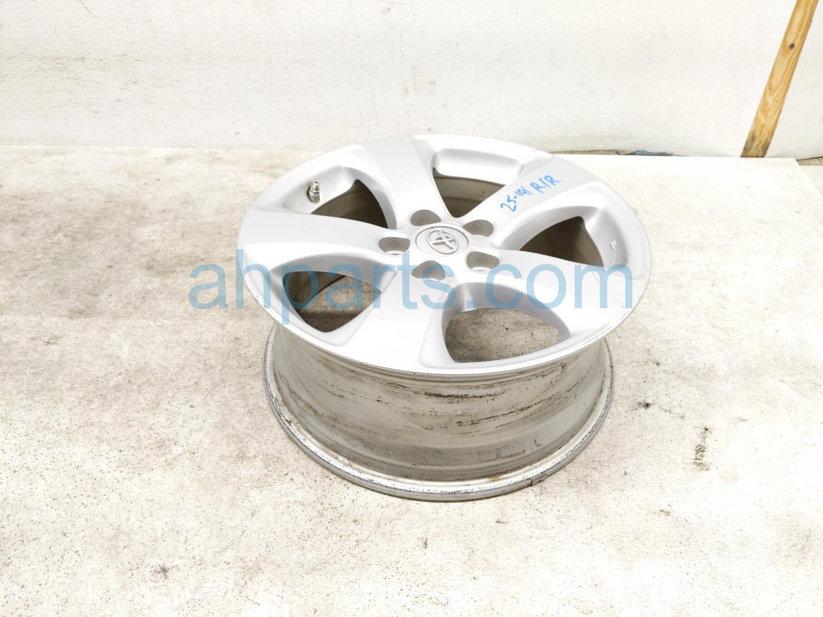$69 Toyota RR/RH WHEEL / RIM $69 Toyota RR/RH WHEEL / RIM