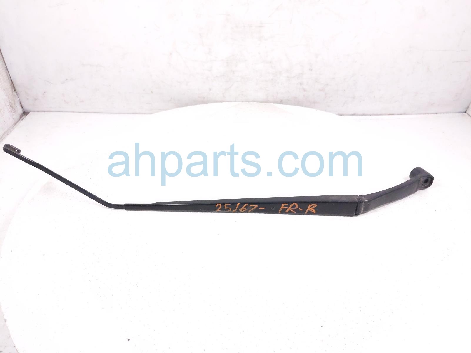 $20 Nissan RH WINDSHIELD WIPER ARM * $20 Nissan RH WINDSHIELD WIPER ARM *