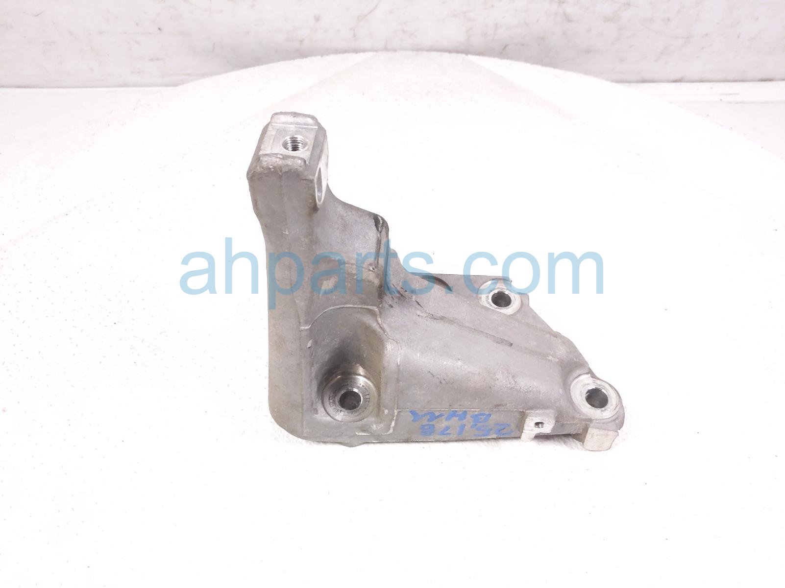 $15 Honda REAR ENGINE MOUNT BRACKET - 3.5L $15 Honda REAR ENGINE MOUNT BRACKET - 3.5L