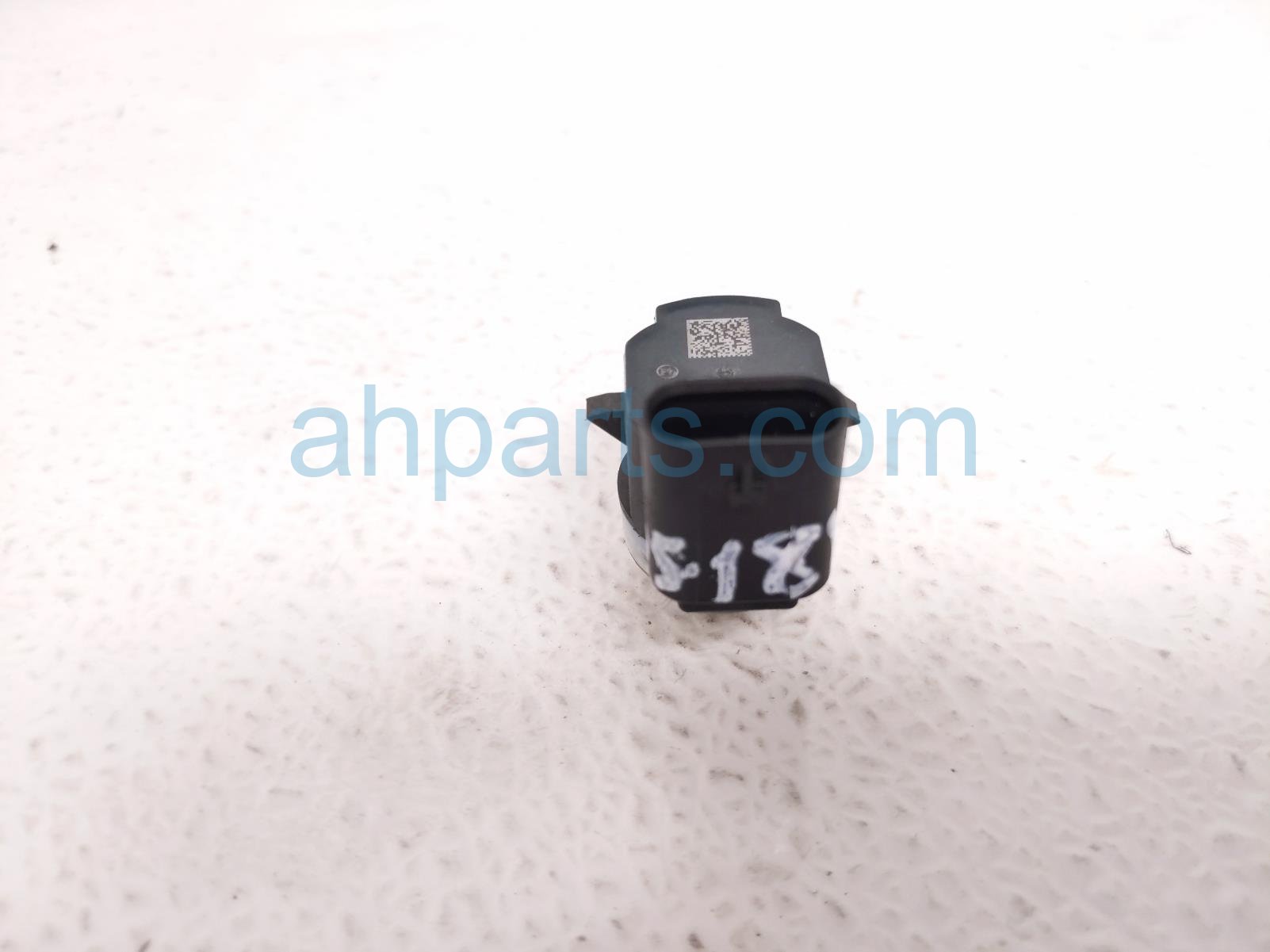 $75 Kia REAR SINGLE PARKING SENSOR - BLACK