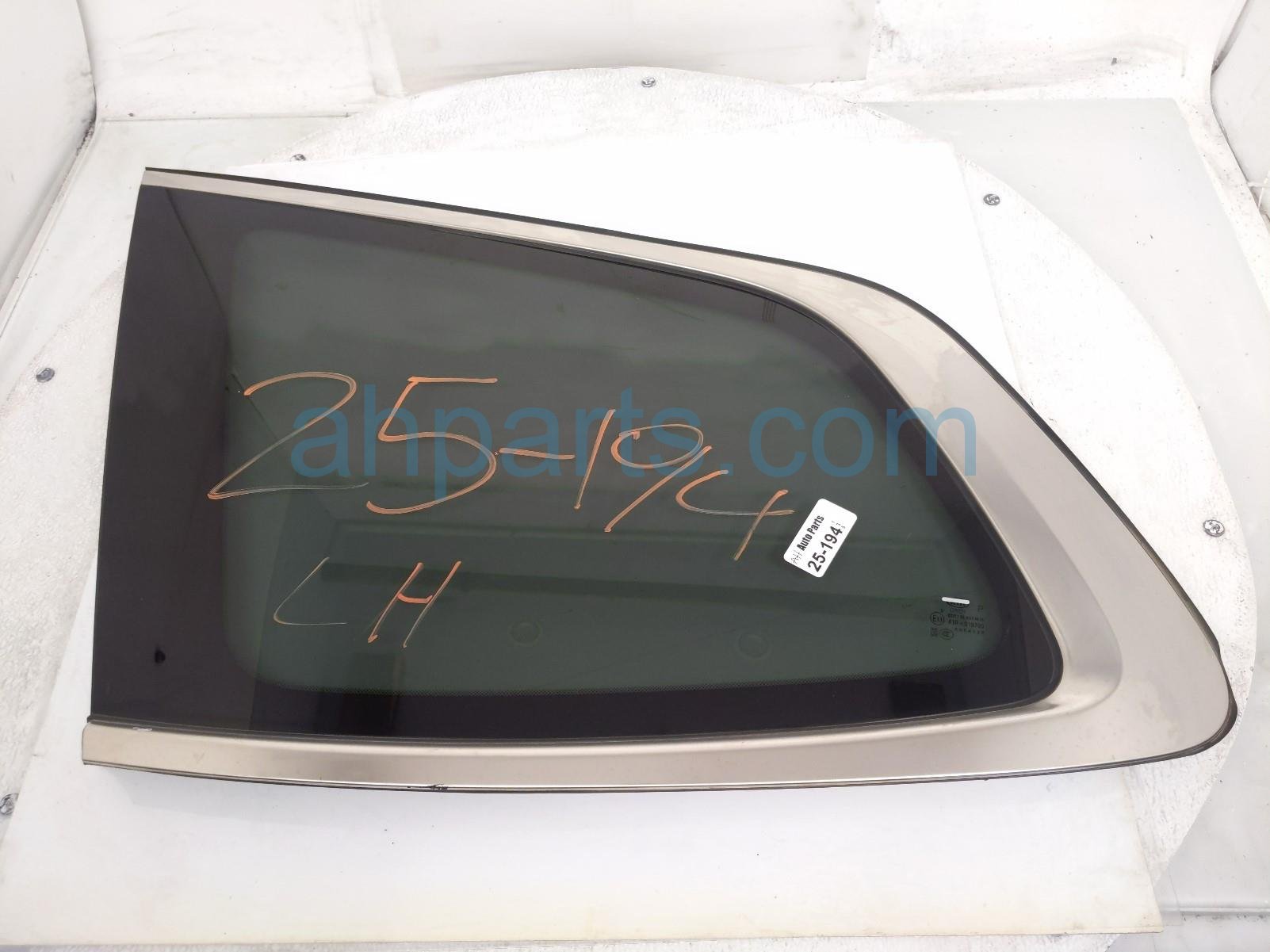 $125 Kia LH QUARTER WINDOW GLASS