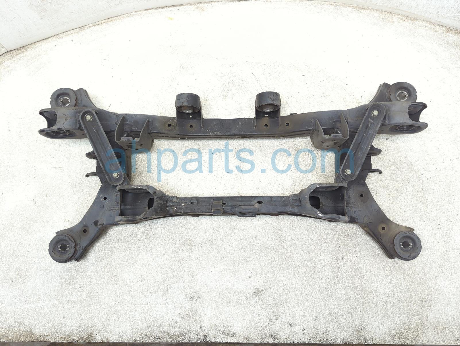 $325 Kia REAR ENGINE SUB FRAME / CRADLE