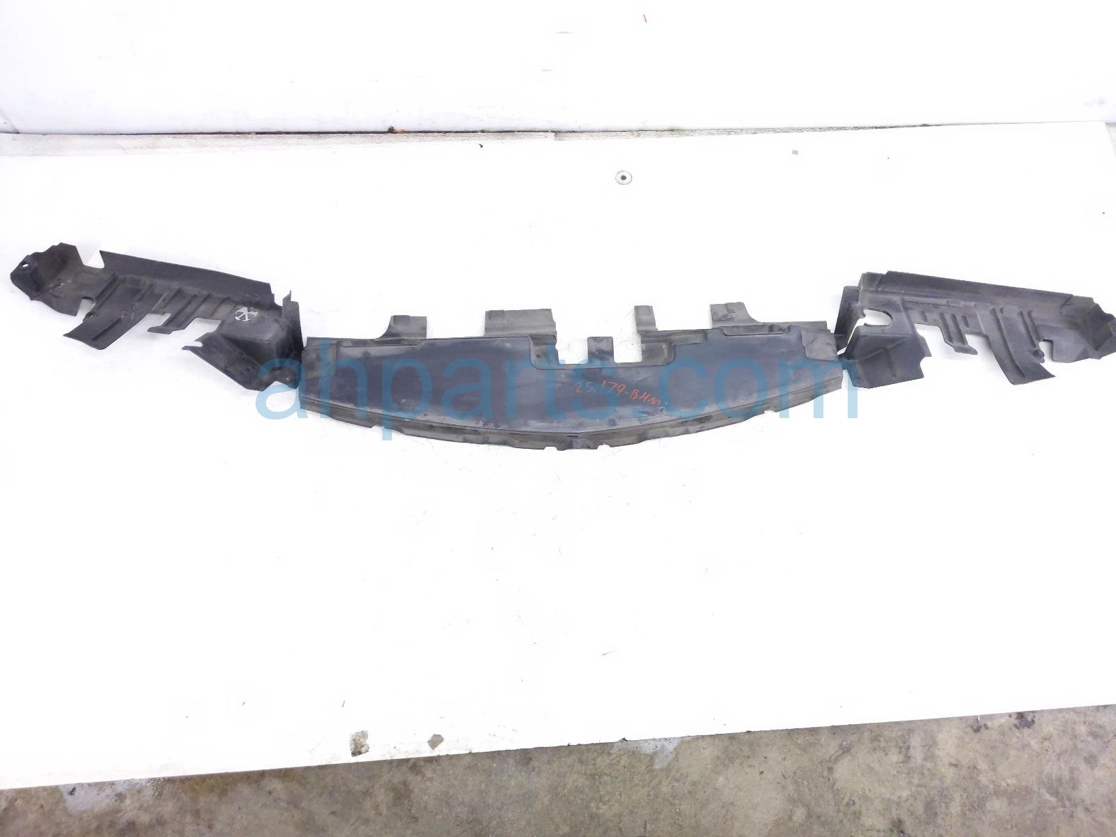 $25 Acura LOWER AIR GUIDE PLATE * $25 Acura LOWER AIR GUIDE PLATE *