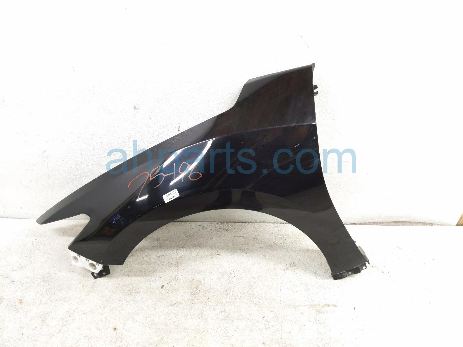 $165 Nissan LH FENDER - BLACK * $165 Nissan LH FENDER - BLACK *