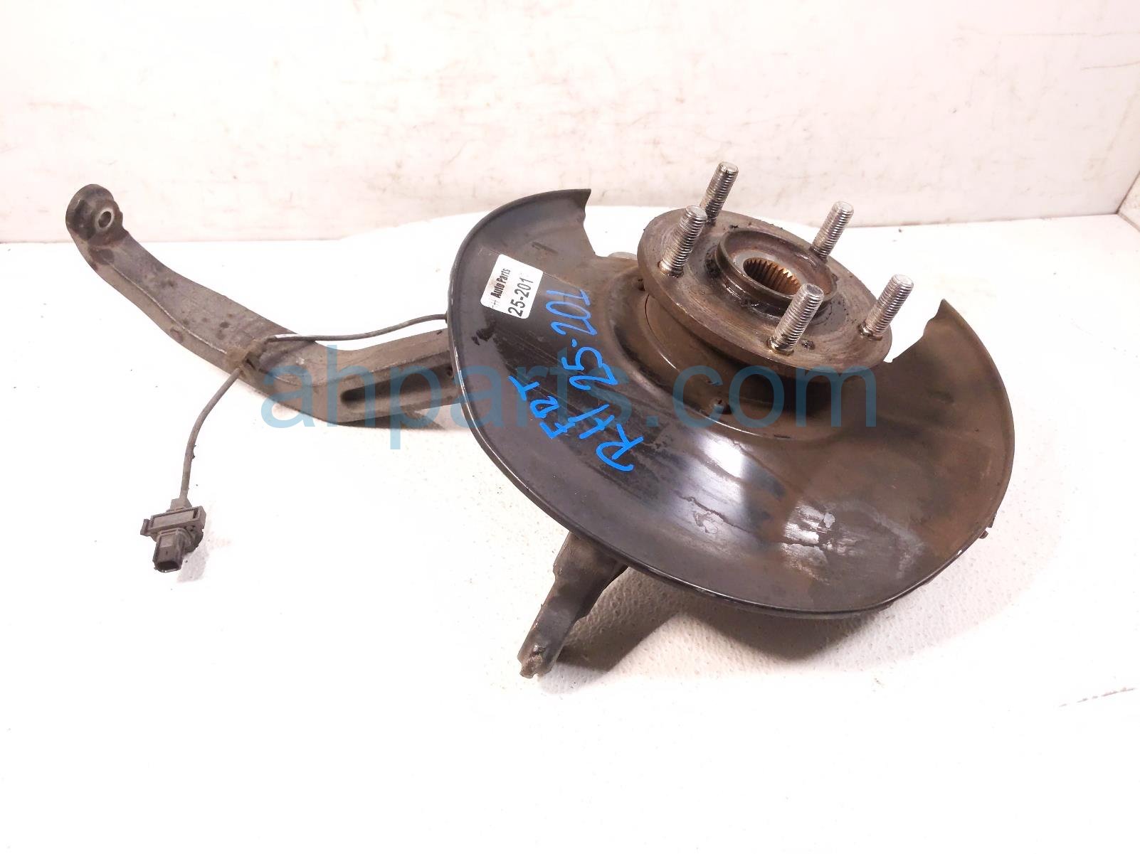 $115 Honda FR/RH SPINDLE KNUCKLE HUB $115 Honda FR/RH SPINDLE KNUCKLE HUB