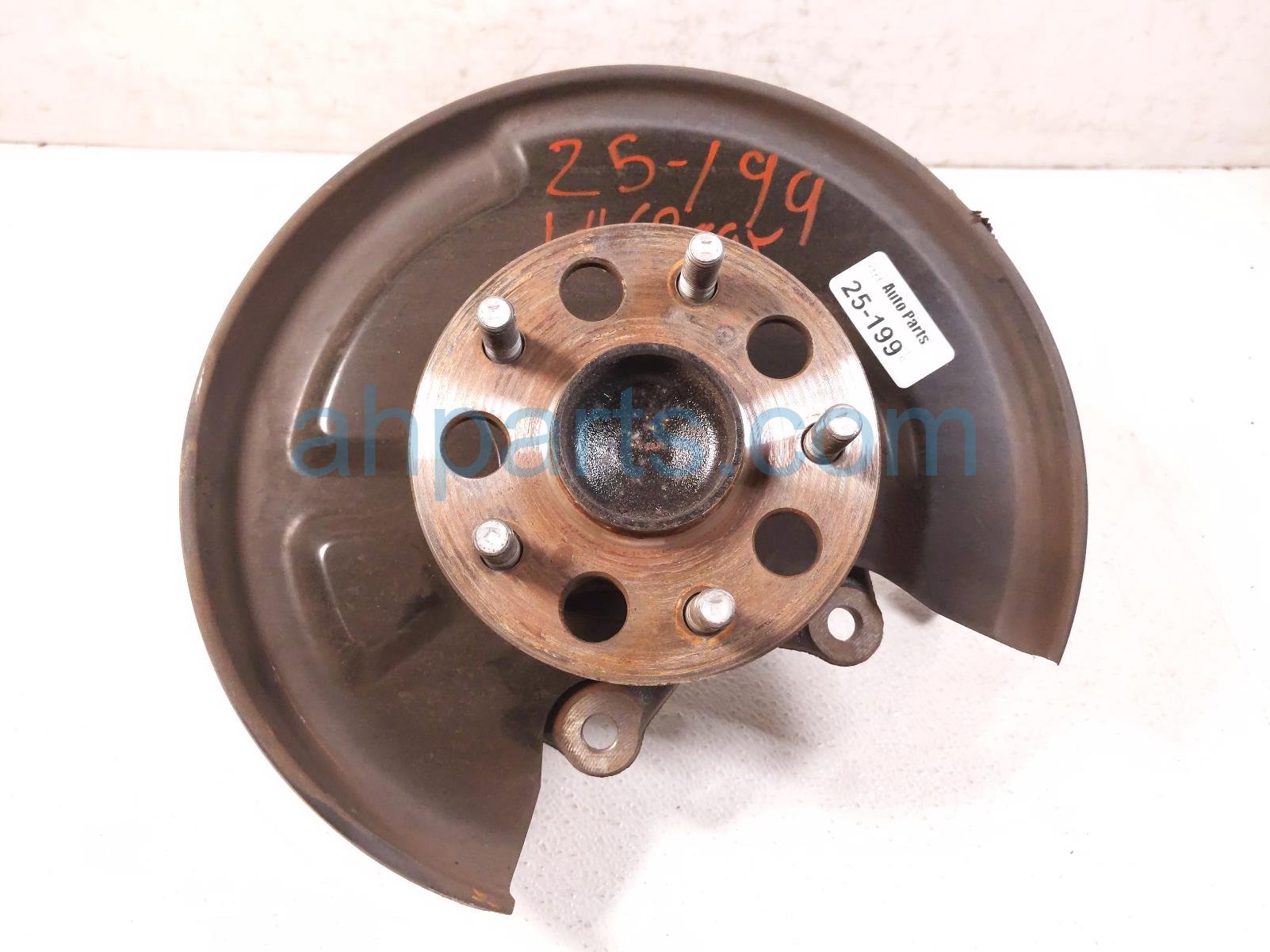 $125 Toyota RR/LH SPINDLE KNUCKLE HUB $125 Toyota RR/LH SPINDLE KNUCKLE HUB