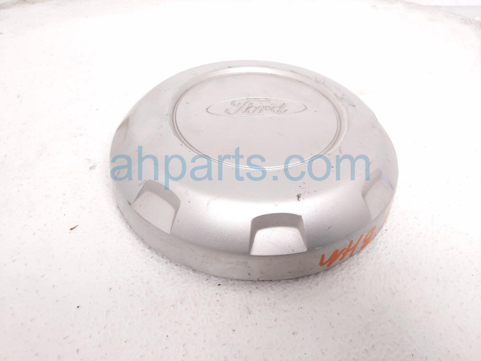 $20 Ford CENTER WHEEL HUB CAP / WHEEL COVER $20 Ford CENTER WHEEL HUB CAP / WHEEL COVER