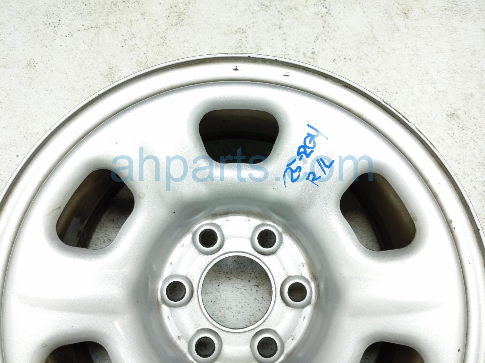 $125 Nissan RR/LH WHEEL / RIM * $125 Nissan RR/LH WHEEL / RIM *