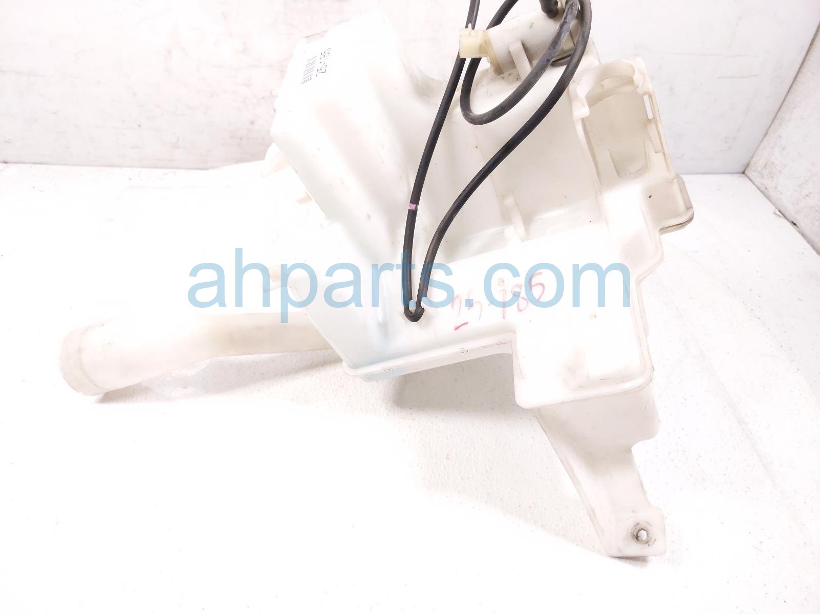 $65 Subaru WINDSHIELD WASHER RESERVOIR TANK * $65 Subaru WINDSHIELD WASHER RESERVOIR TANK *