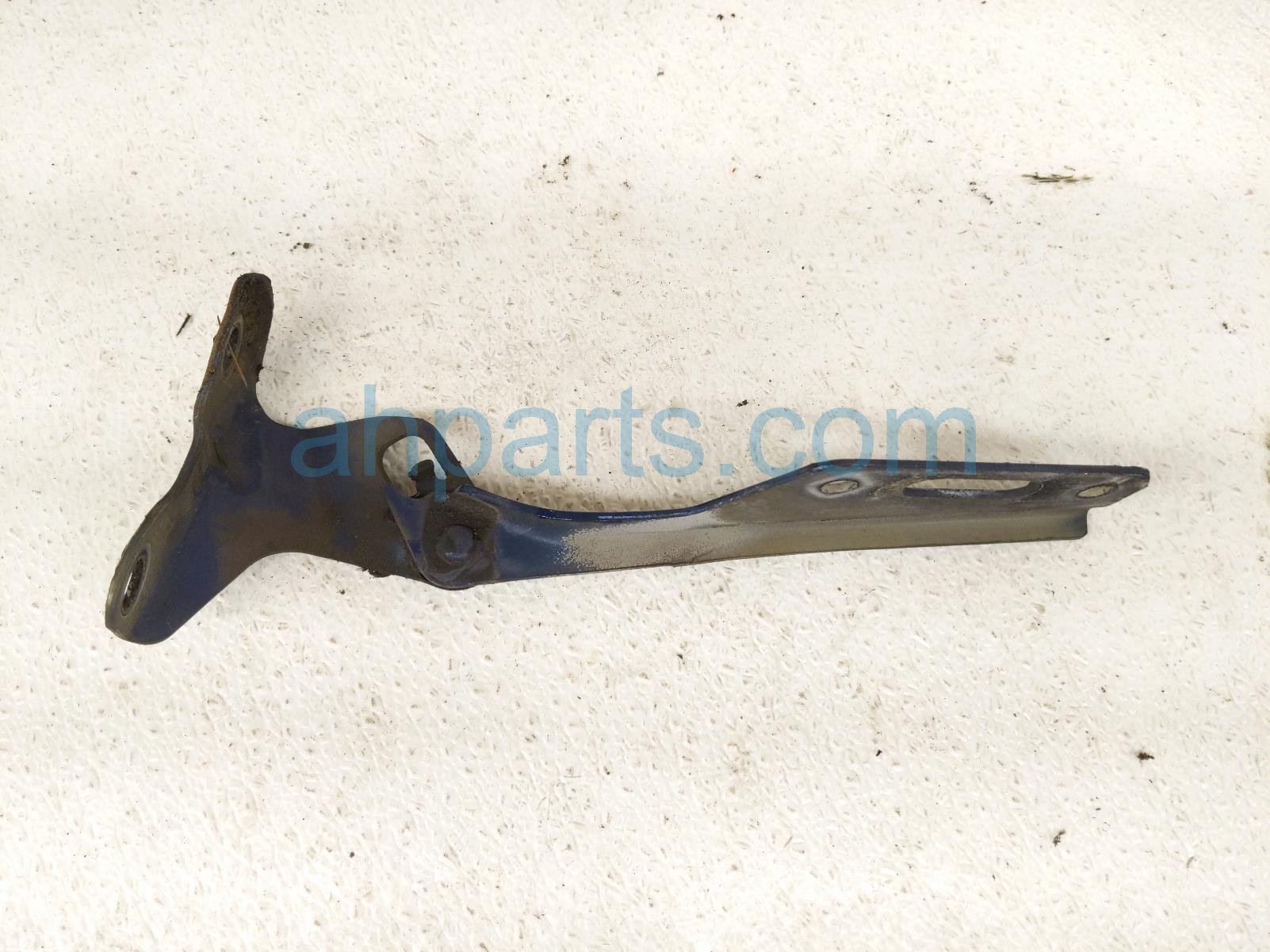 $10 Honda RH HOOD HINGE - BLUE - 2DR $10 Honda RH HOOD HINGE - BLUE - 2DR