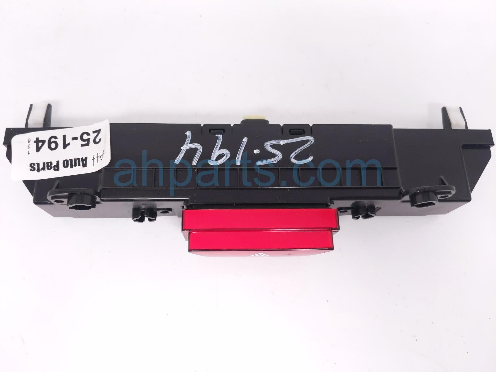 $15 Kia CENTER DASH HAZARD SWITCH UNIT $15 Kia CENTER DASH HAZARD SWITCH UNIT