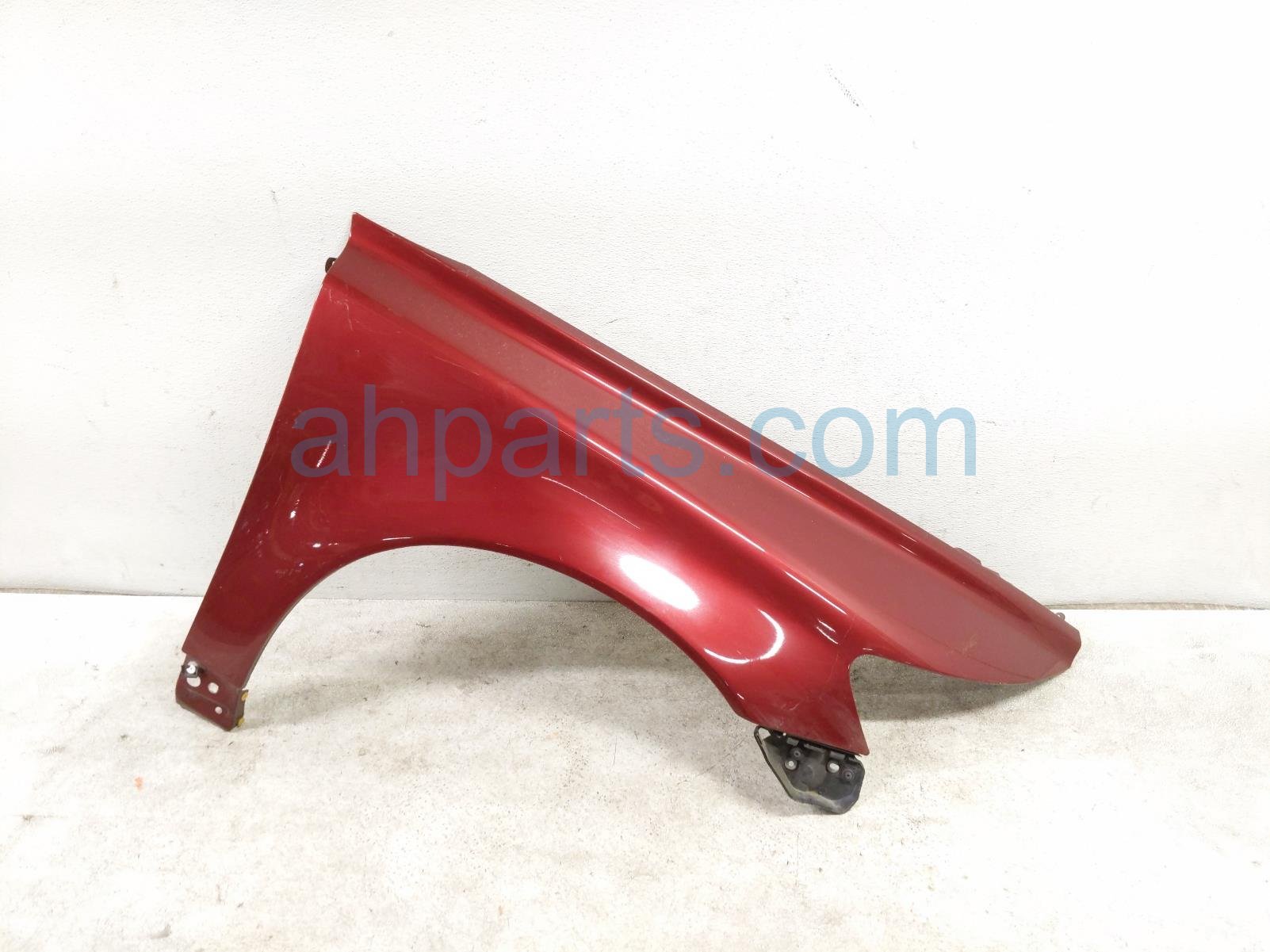 $69 Volvo RH FENDER - RED * $69 Volvo RH FENDER - RED *