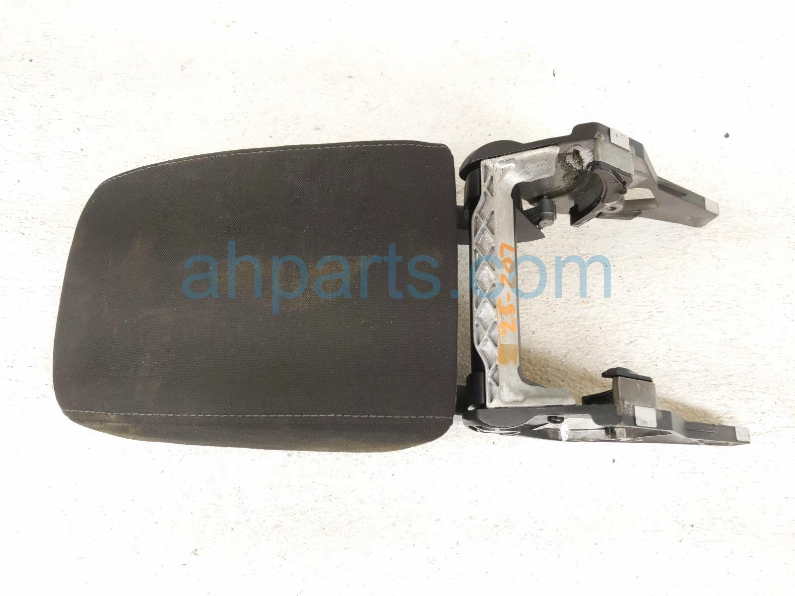 $75 Volkswagen CENTER CONSOLE LID - BLACK * $75 Volkswagen CENTER CONSOLE LID - BLACK *