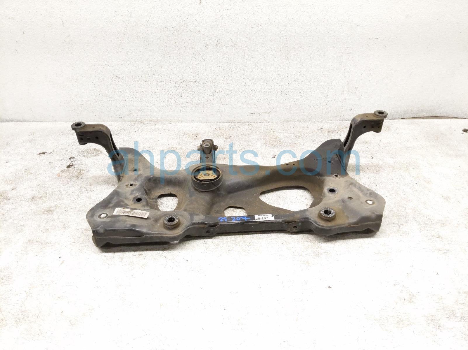 $200 Volkswagen FRONT SUB FRAME / CRADLE $200 Volkswagen FRONT SUB FRAME / CRADLE