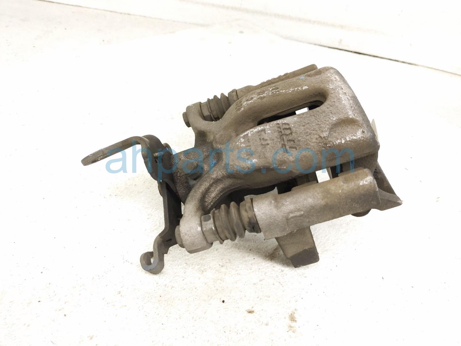 $45 Volkswagen RR/RH BRAKE CALIPER $45 Volkswagen RR/RH BRAKE CALIPER