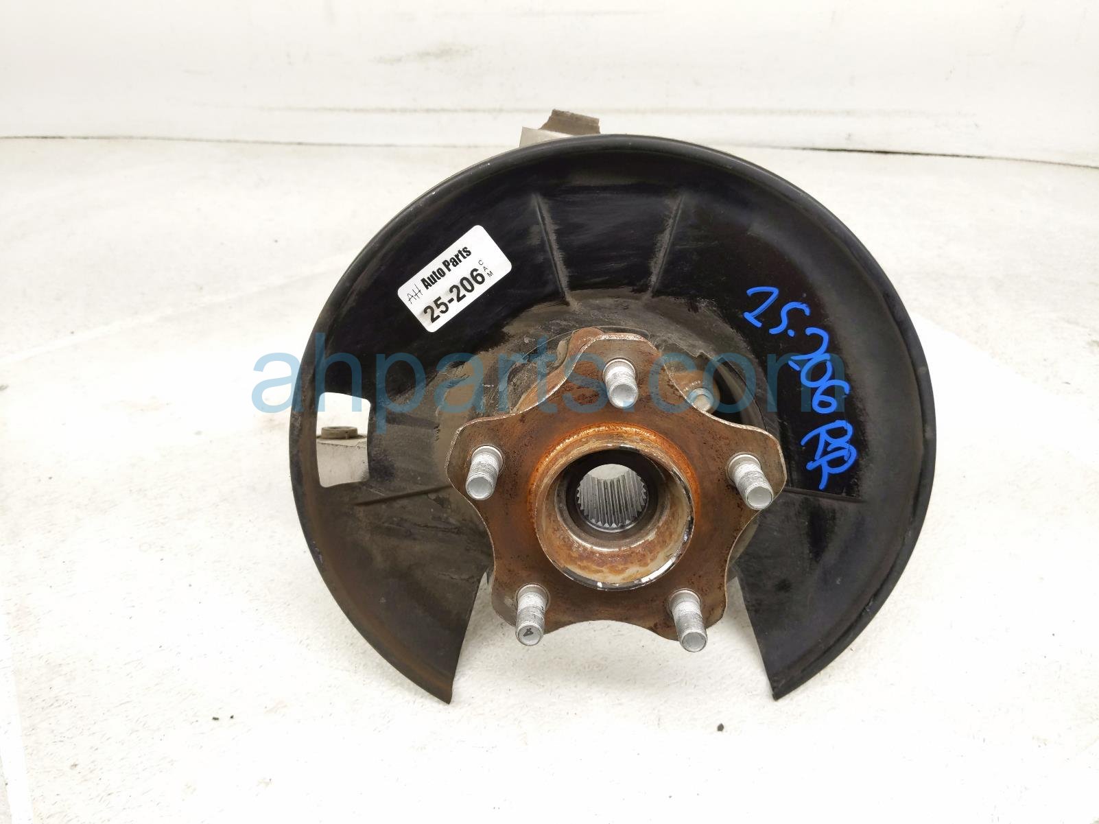 $125 Nissan RR/RH SPINDLE KNUCKLE HUB - AWD