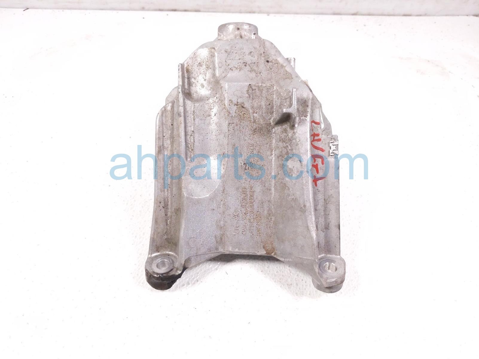 $50 Audi LH SIDE ENGINE MOUNT BRACKET - 2.0L