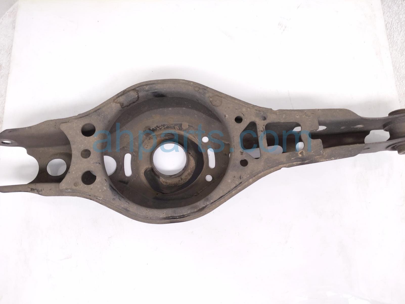 $89 Toyota RR/LH SPRING SEAT LOWER CONTROL ARM