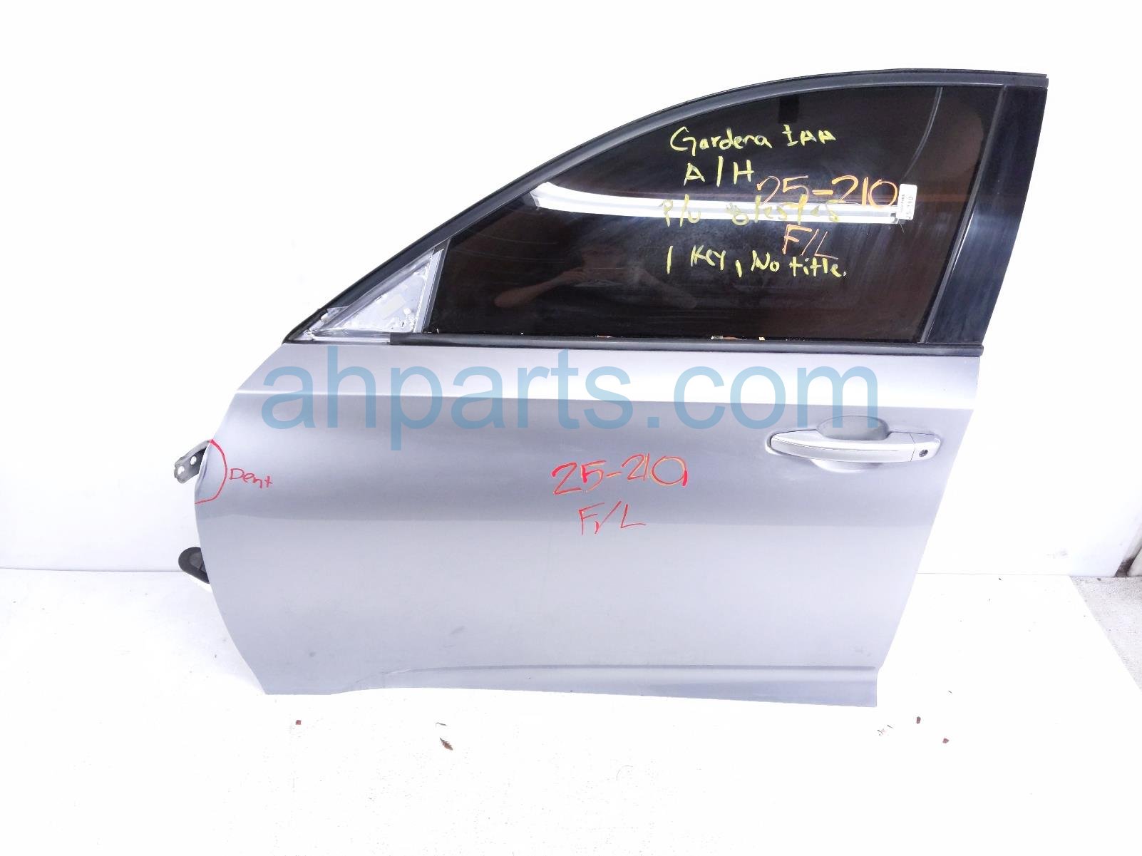 $675 Honda FR/LH DOOR - SILVER -NO MIRROR/TRIM* $675 Honda FR/LH DOOR - SILVER -NO MIRROR/TRIM*