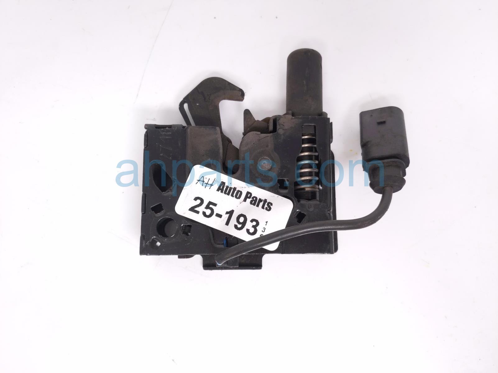 Sold 2019 Audi A4 Audi Passenger Hood Lock / Latch 8W0-823-509-E